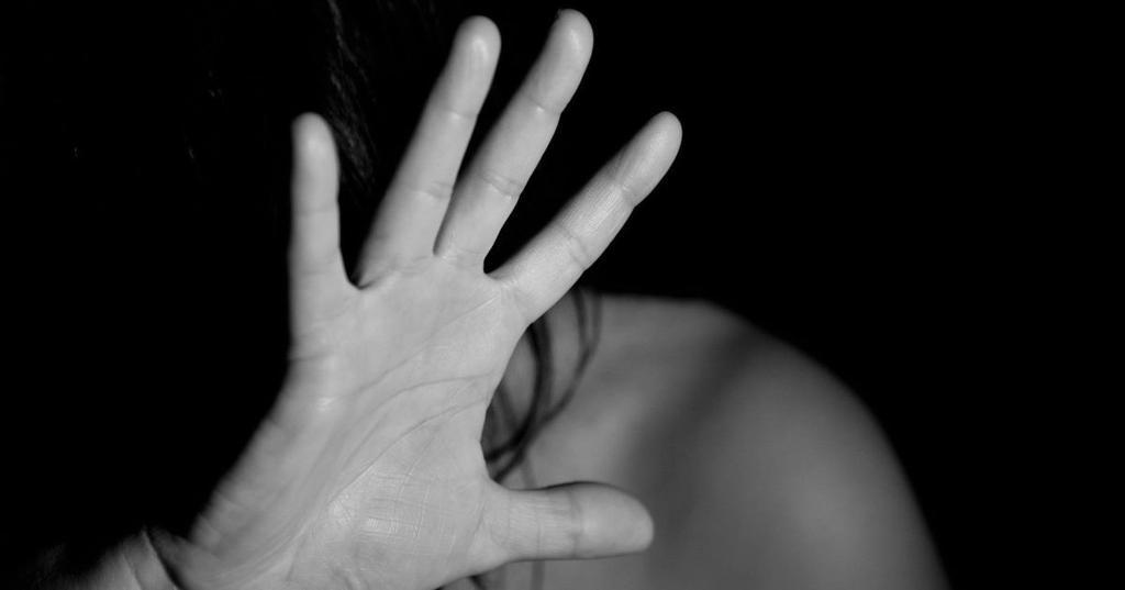 На Полтавщині неповнолітній зґвалтував і пограбував дівчину