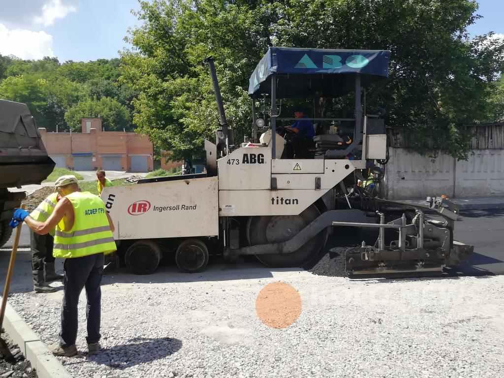 Сквер на Рибальському упорядковують, прилеглі вулиці асфальтують: бюджет участі в дії. ФОТО, ВІДЕО