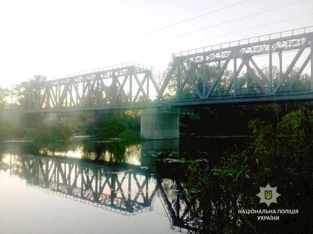 Жінка, тіло якої знайшли у річці на Полтавщині, не раз погрожувала покінчити із життям