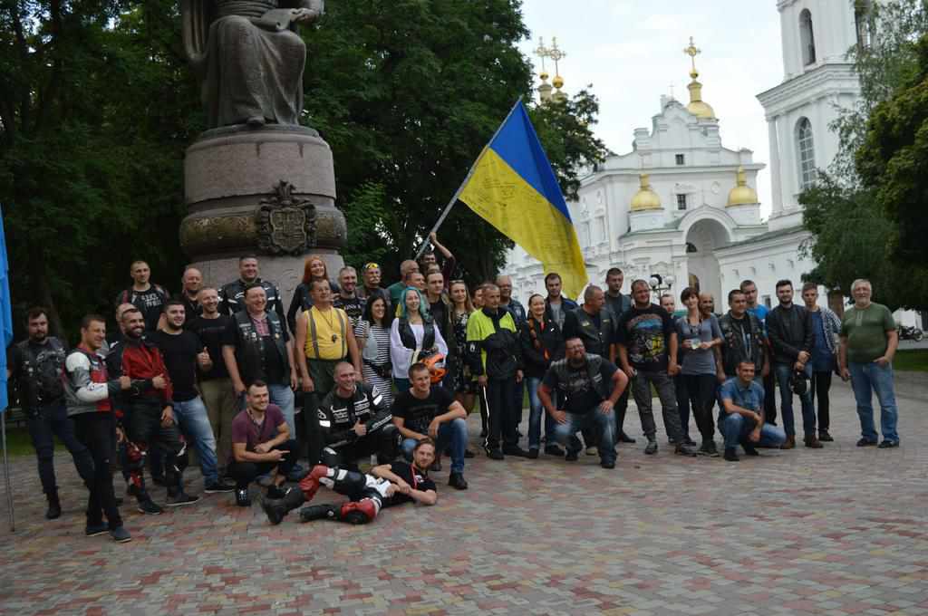 Із Заходу на Схід: до Полтави прибули учасники мотопробігу за єдність України. ФОТО, ВІДЕО