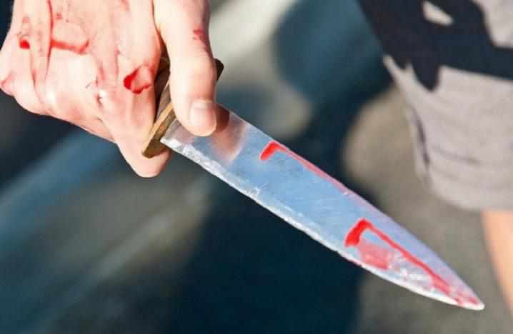 На Полтавщині жінка поранила ножем свого співмешканця 