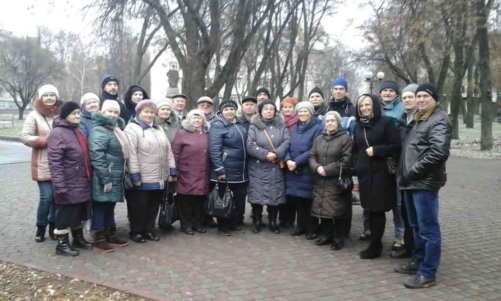 Полтавські глухі відвідали унікальну виставку «Українська вишиванка – генетичний код нації»