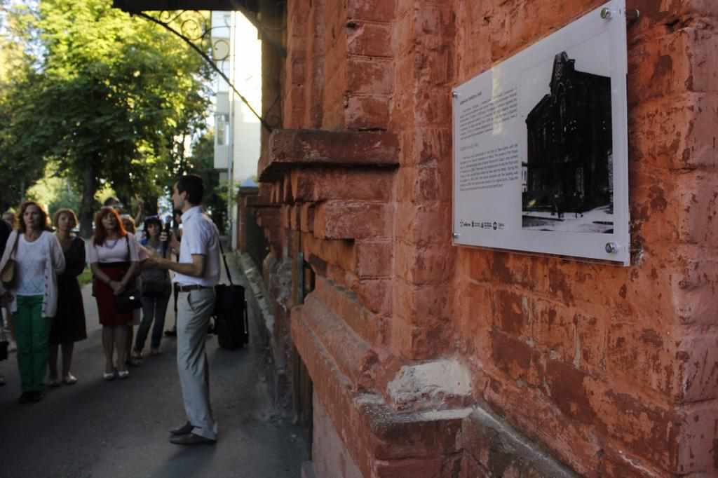 Для туристів і полтавців: у місті відкрили інформаційні дошки, що розповідають про будинки та пам’ятники. ФОТО